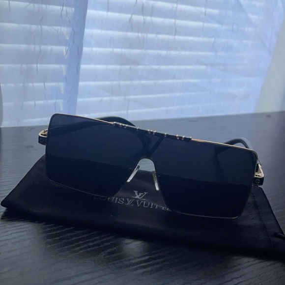 Louis Vuitton glasses. Just not the style glasses I prefer. - Picture 4 of 4